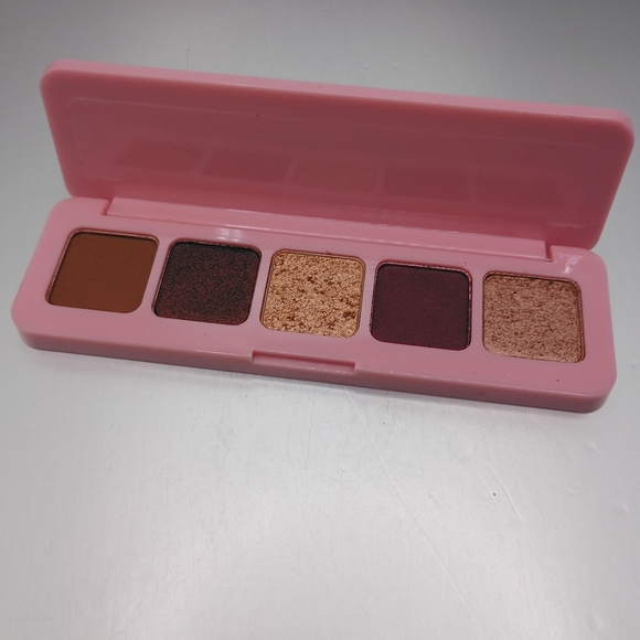 5 For $25 Item🌸 Luna Magic Amor Eyeshadow Palette - Picture 2 of 4